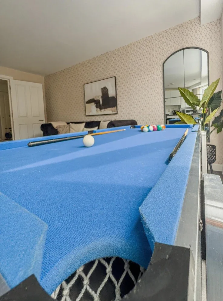 Flat Blackwall Lane in Greater London