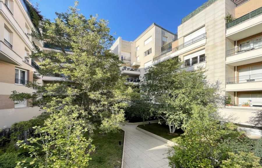 Flat Quai d'Issy-les-Moulineaux in Paris