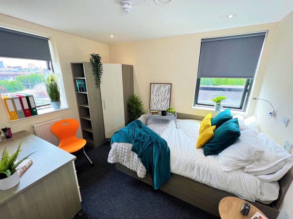 Room Infirmary Road in Sheffield
