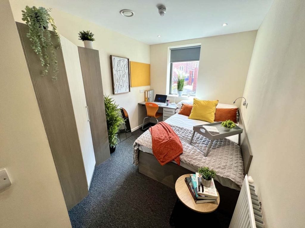 Room Infirmary Road in Sheffield