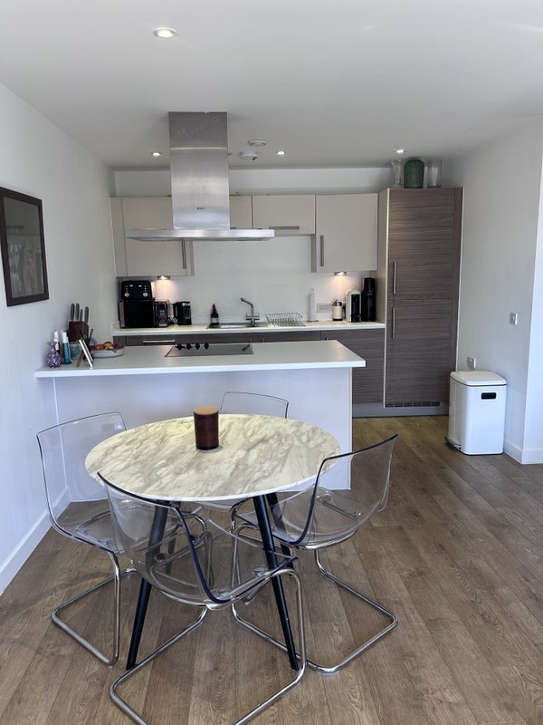 Flat Upper North Street in Greater London