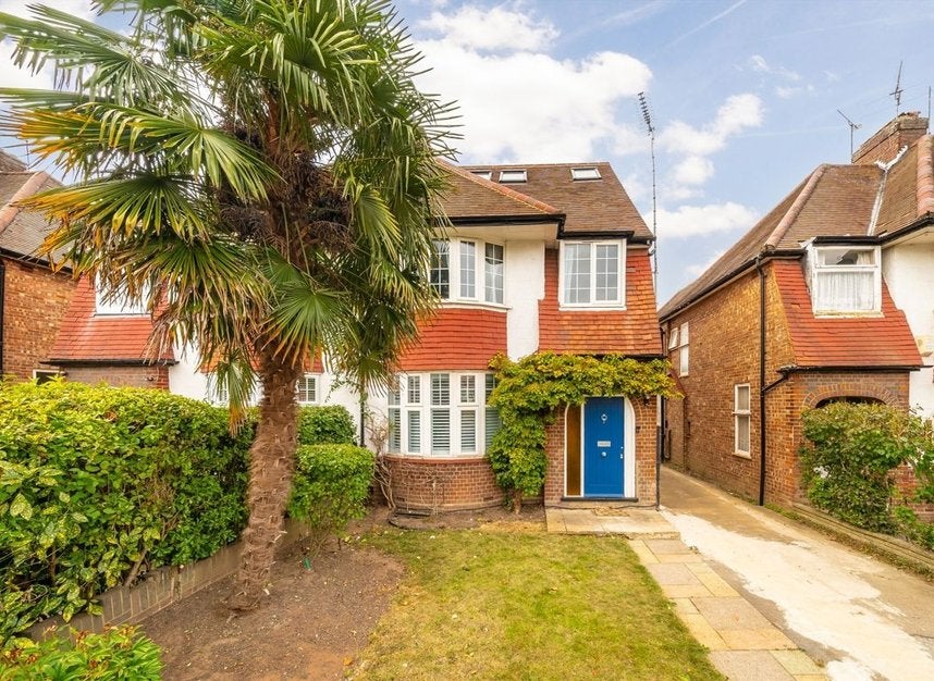 House Claremont Road in Greater London