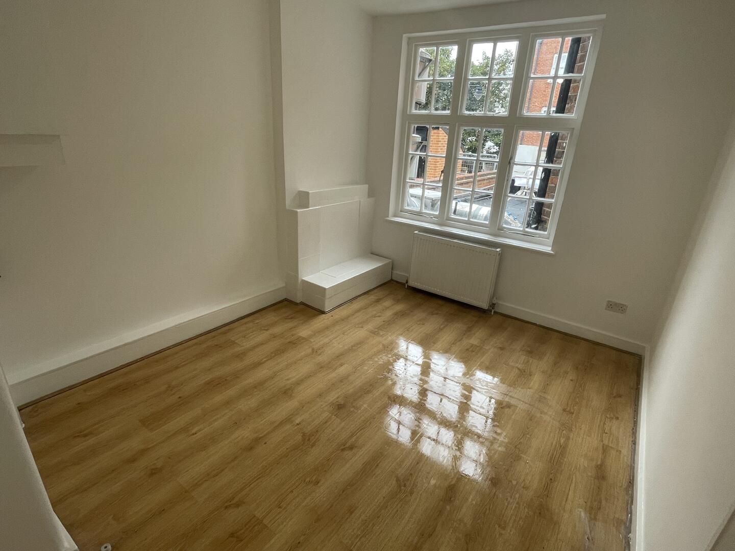 Flat Burleigh way in Greater London