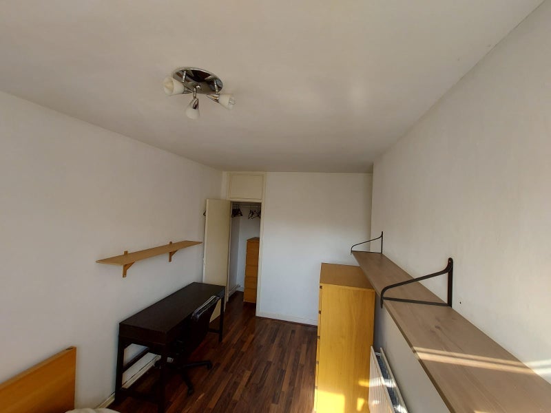 Room Buckland Street in Greater London