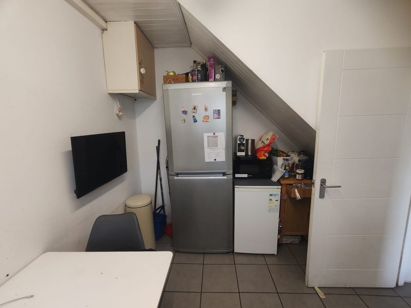 Room Buckland Street in Greater London