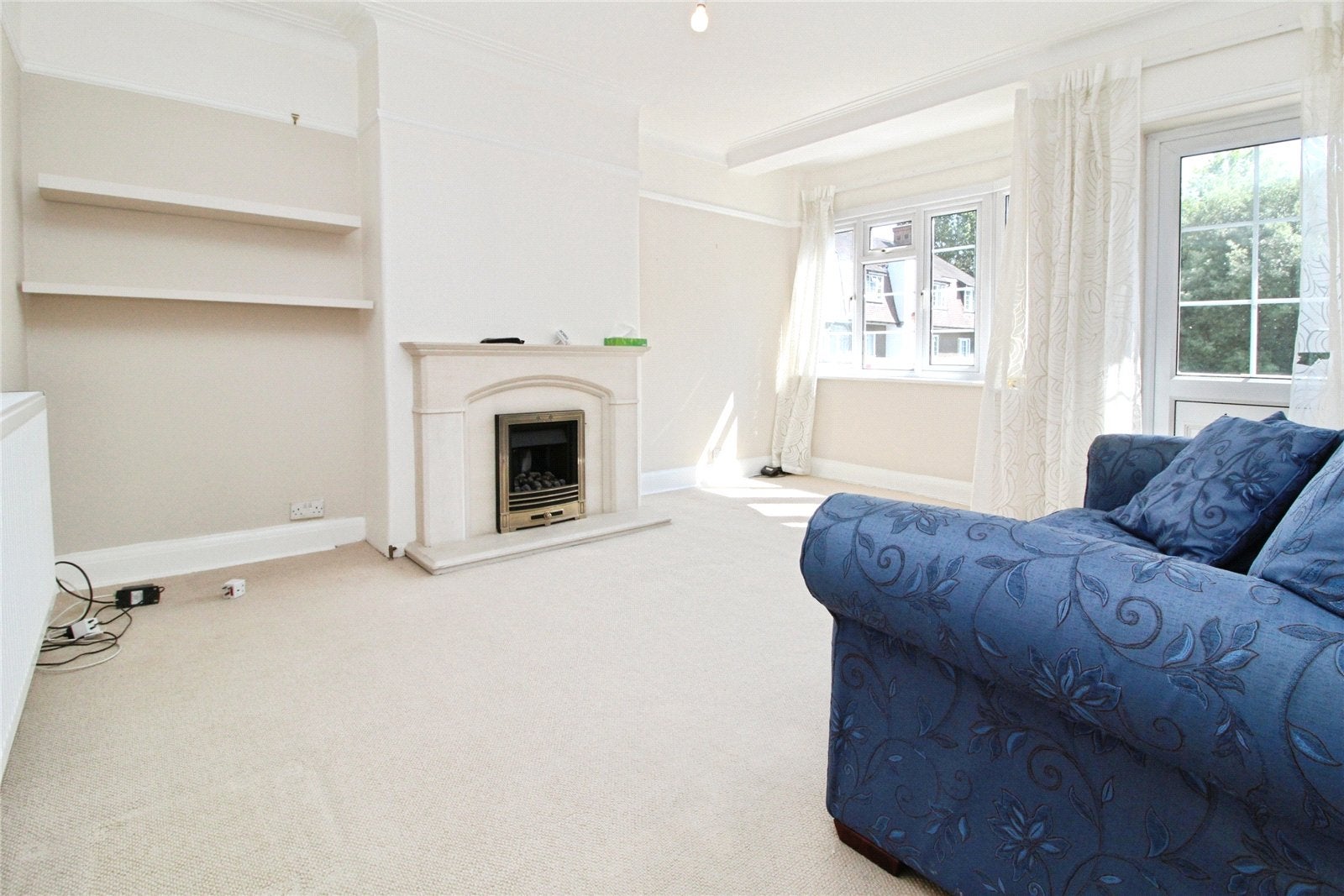Flat Clovelly Court in Greater London