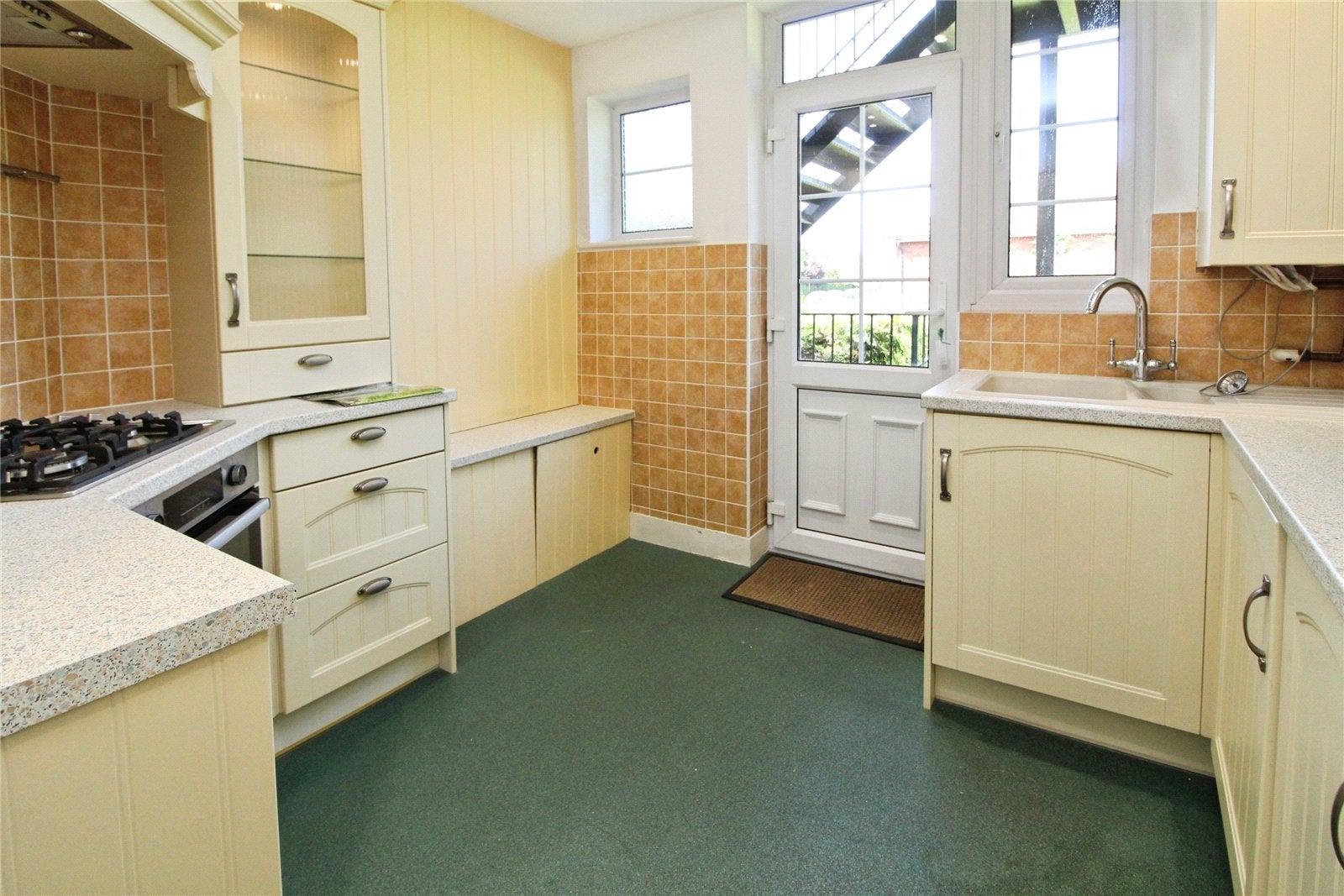 Flat Clovelly Court in Greater London