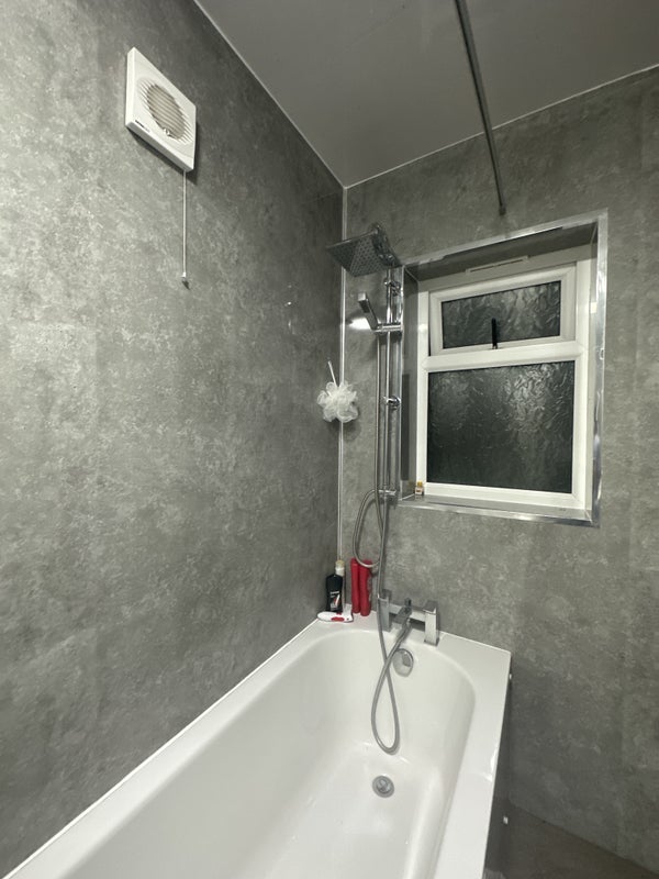 Room Abbey Drive in Leicester