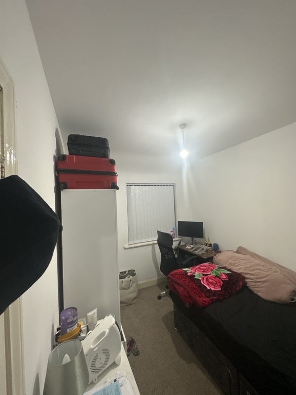 Room Abbey Drive in Leicester