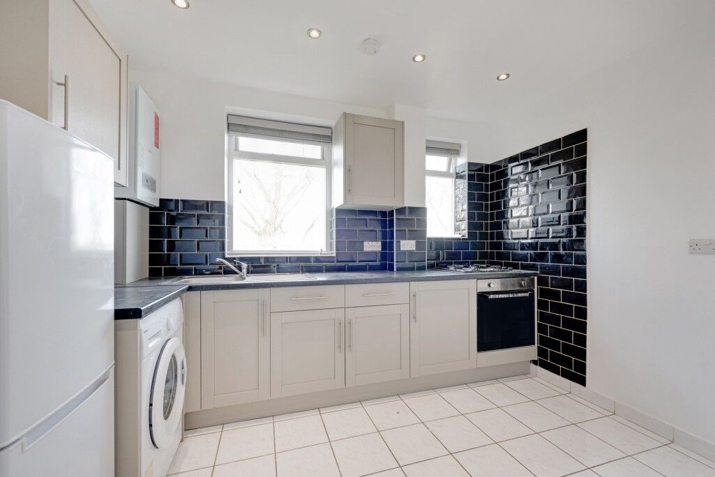 Flat Wilton Road in Greater London