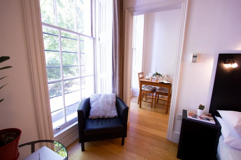 Flat Cartwright Gardens in Greater London