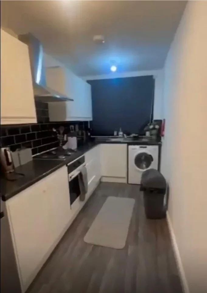 Flat Barking Road in Greater London