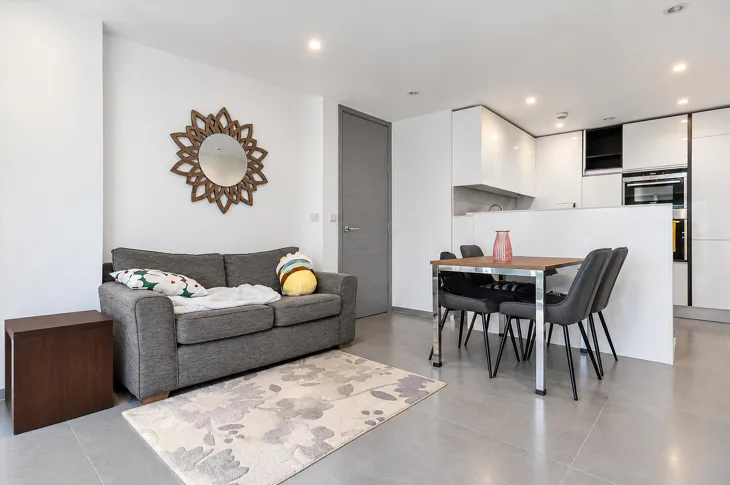 Flat Dance Square in Greater London