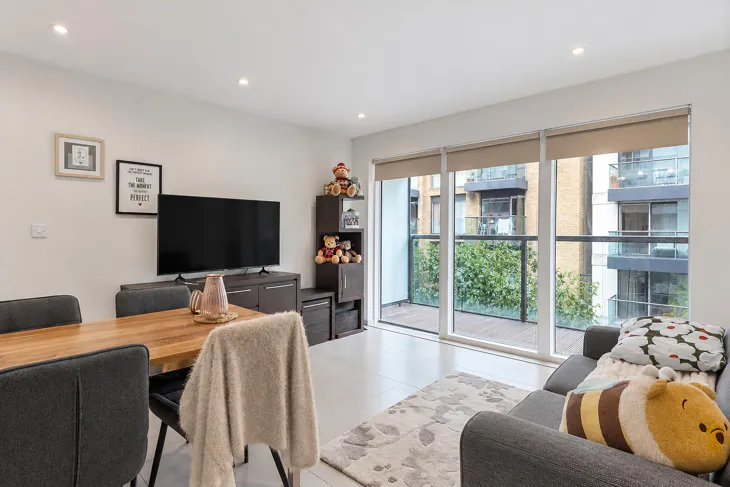 Flat Dance Square in Greater London