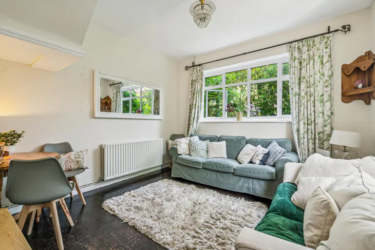 House Arterberry Road in Greater London