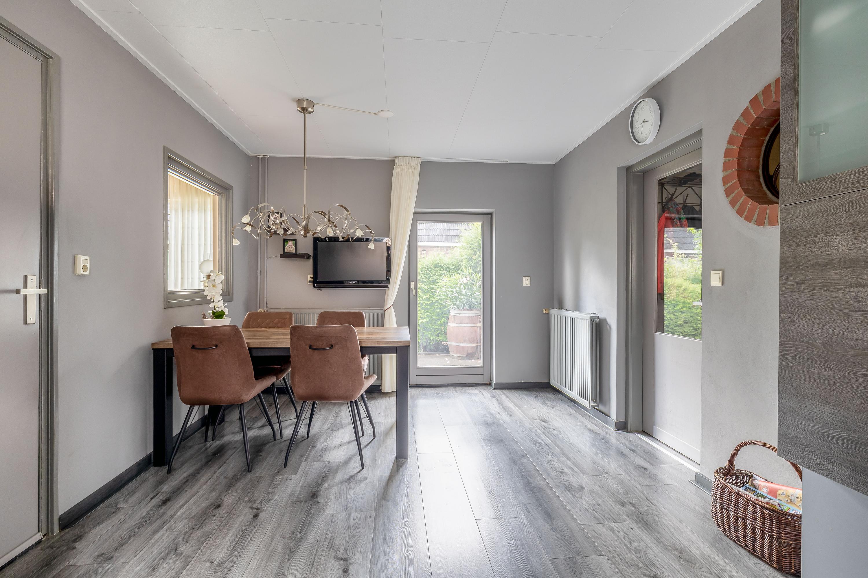 Vrijstaande woning te koop: Hoofdweg 155, Midwolda