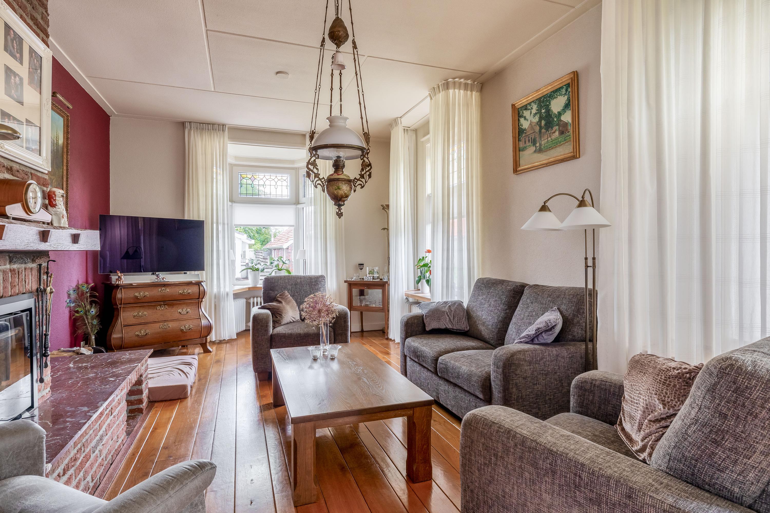 Vrijstaande woning te koop: Hoofdweg 155, Midwolda