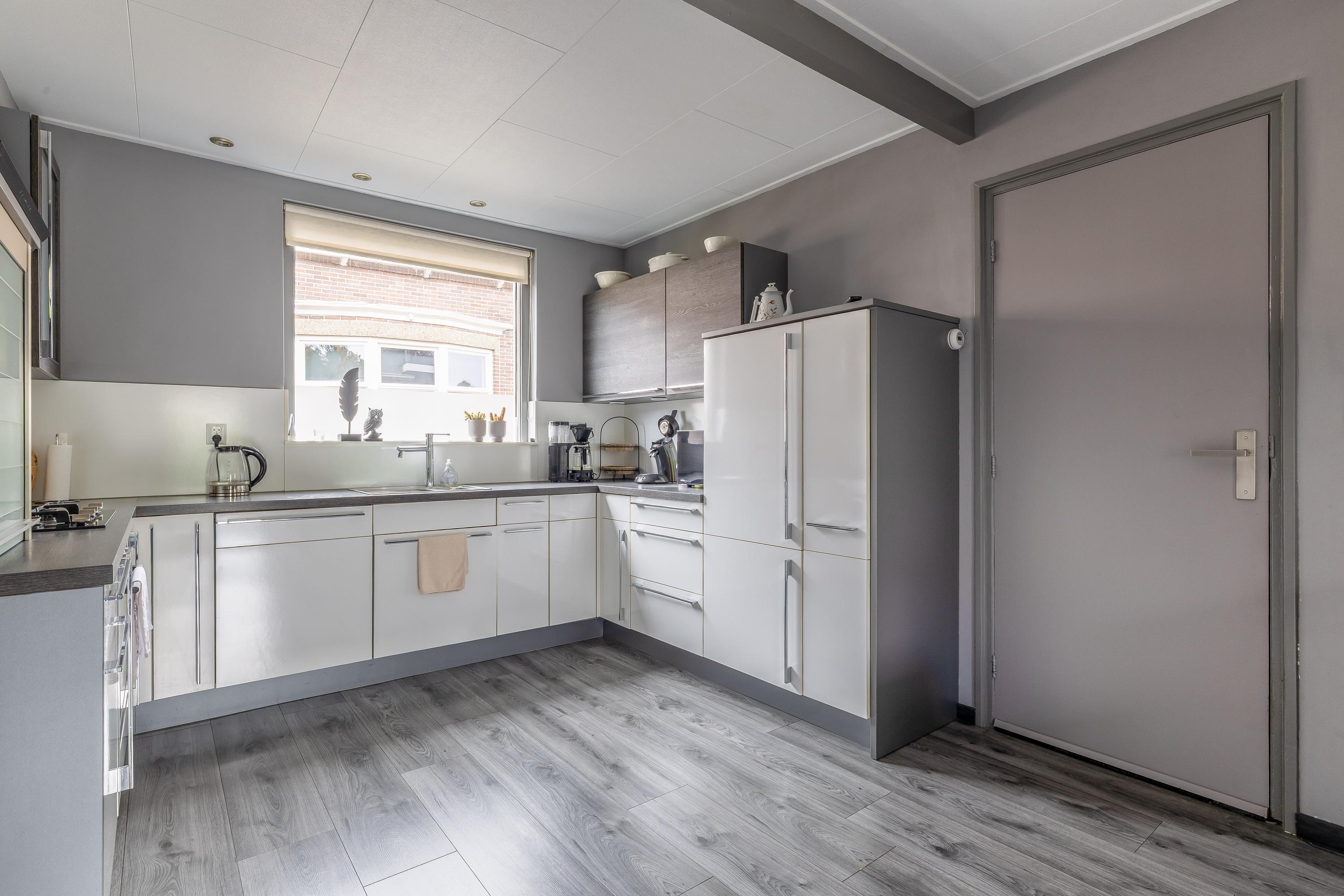 Vrijstaande woning te koop: Hoofdweg 155, Midwolda