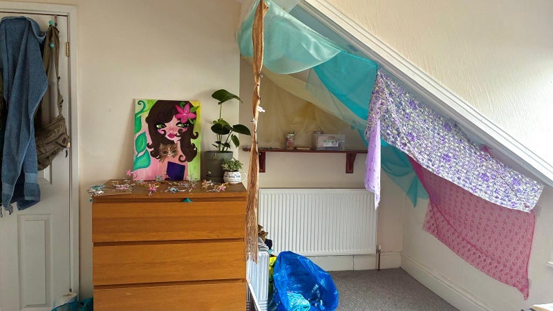 Room Ashton Road in Bristol