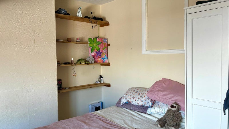 Room Ashton Road in Bristol