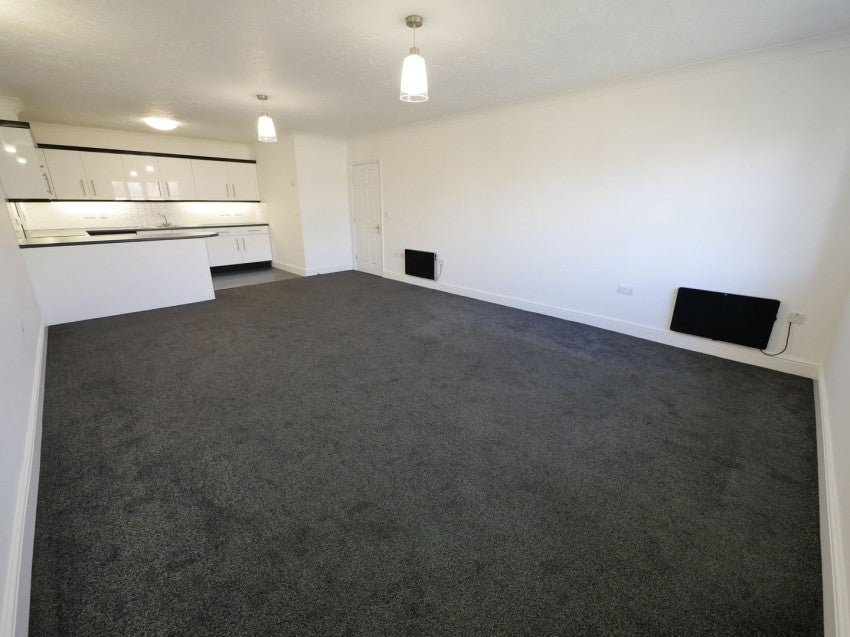 Flat Cumberland Road in Borough of Spelthorne