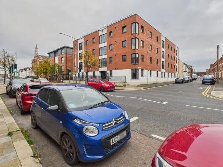 Flat Middle Braniel Road in Dundonald