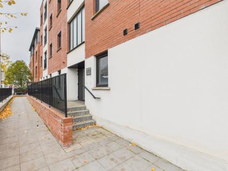 Flat Middle Braniel Road in Dundonald