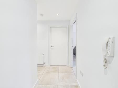 Flat Middle Braniel Road in Dundonald