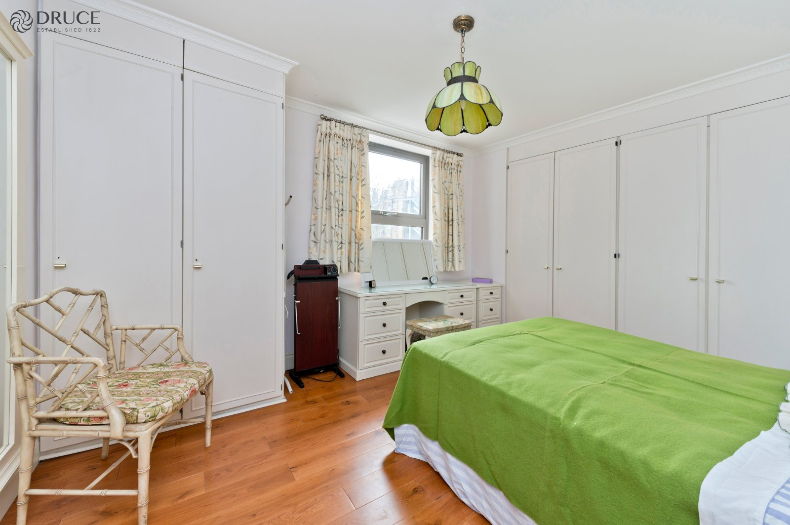 Flat Somerset Square in Greater London