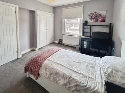 Room Grovelands Road in Reading