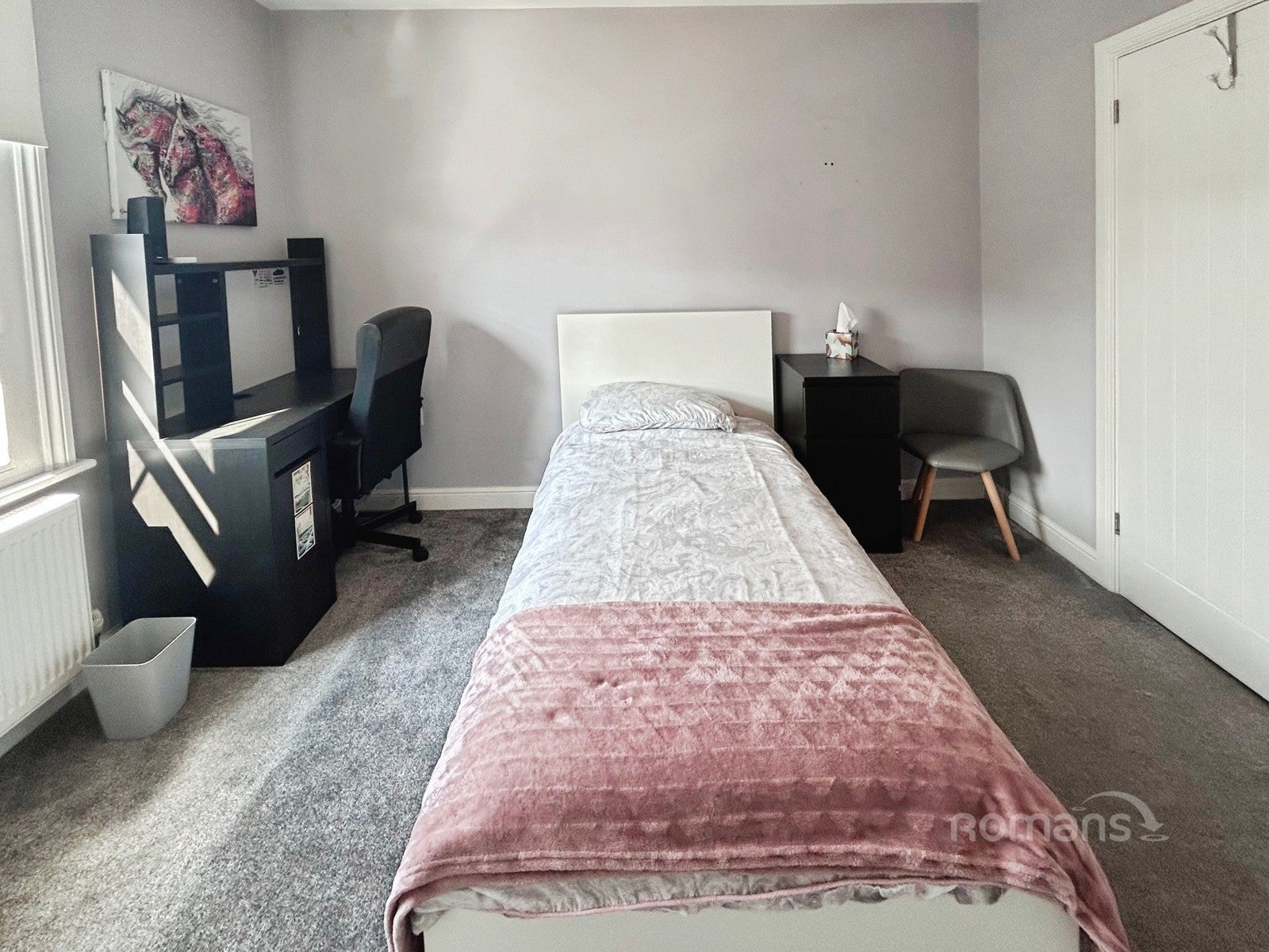 Room Grovelands Road in Reading
