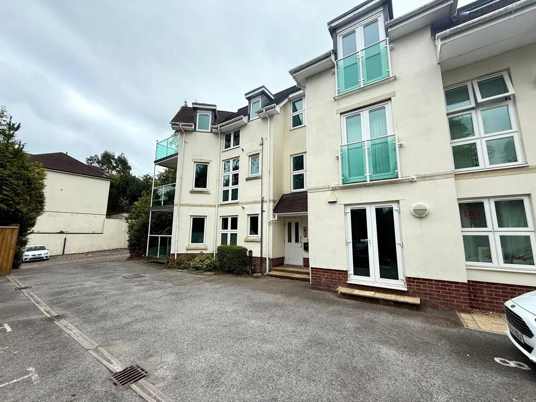 Flat Surrey Road in Bournemouth