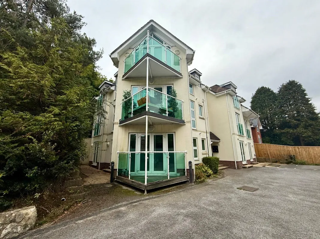 Flat Surrey Road in Bournemouth