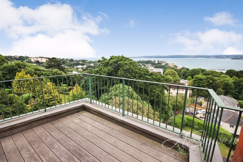 Flat Sutherland Road in Torquay