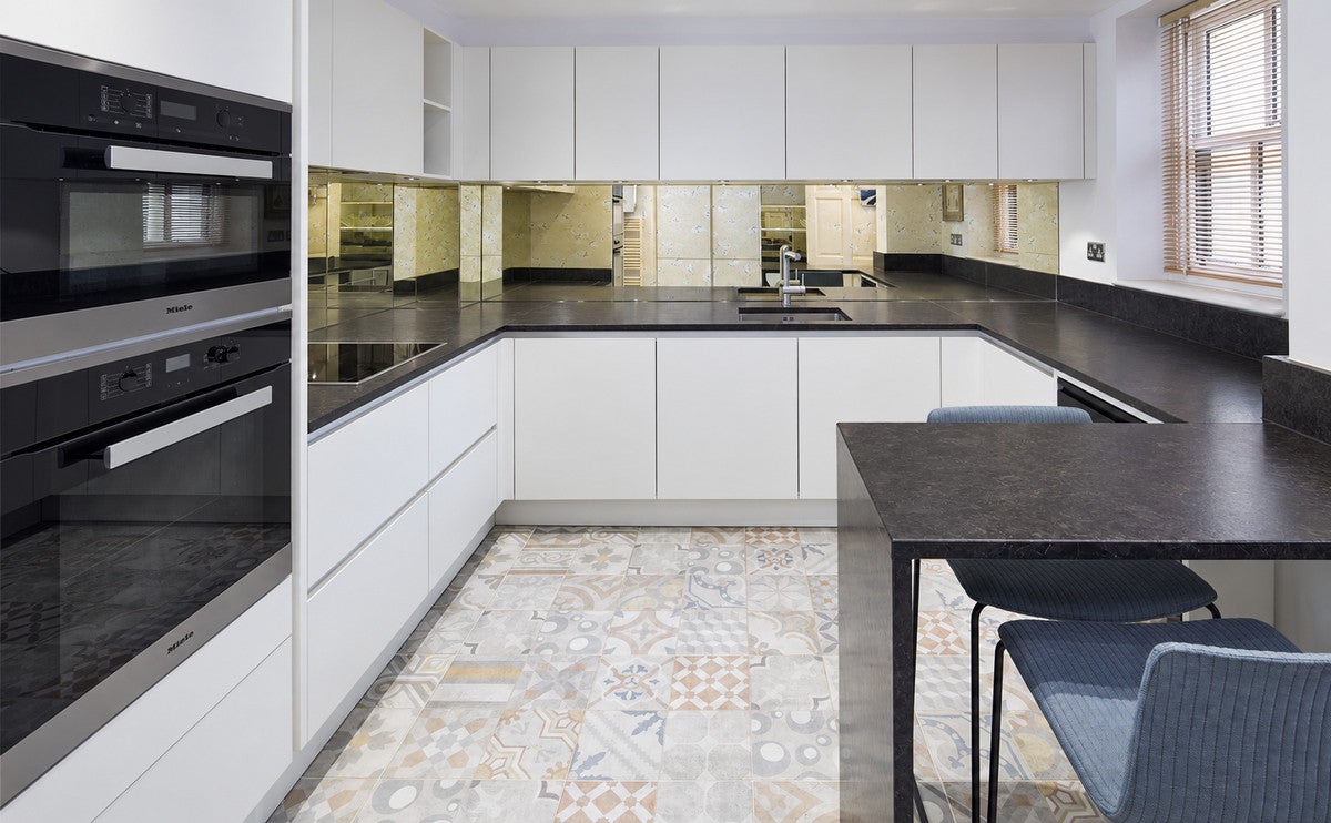 Flat Hyde Park Gate in Greater London