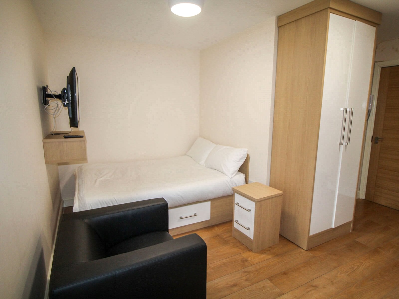 Flat Lofthouse Place in Leeds