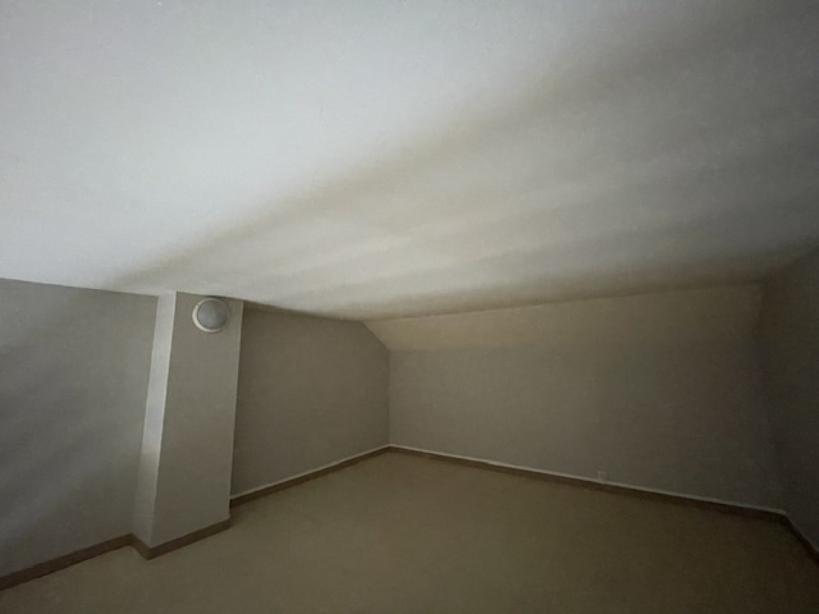 Room Allée de Menibus in Déville-lès-Rouen