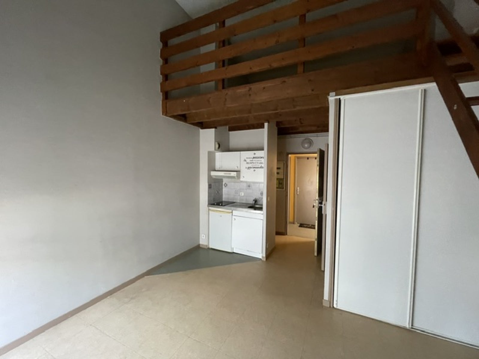 Room Allée de Menibus in Déville-lès-Rouen