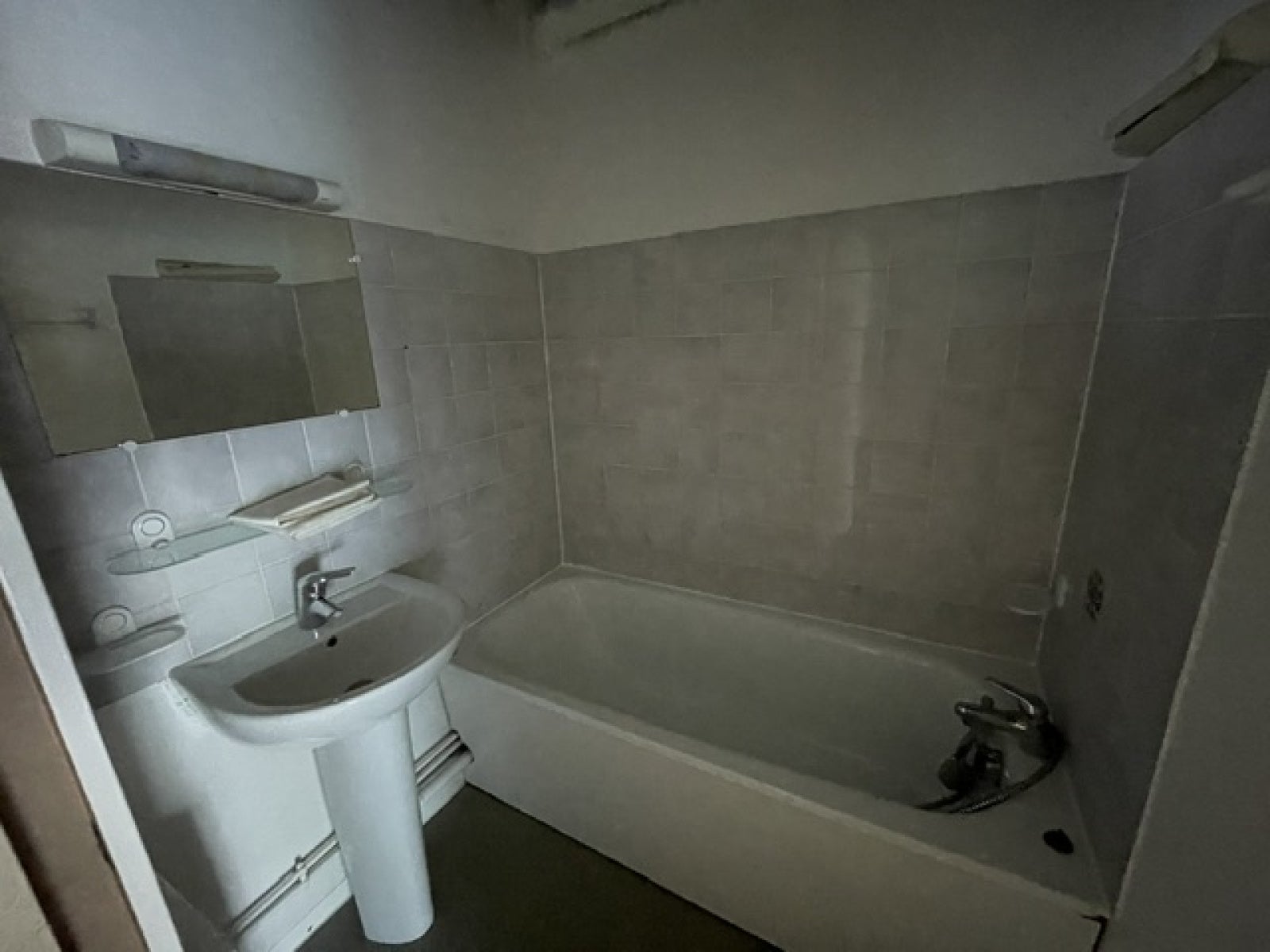 Room Allée de Menibus in Déville-lès-Rouen
