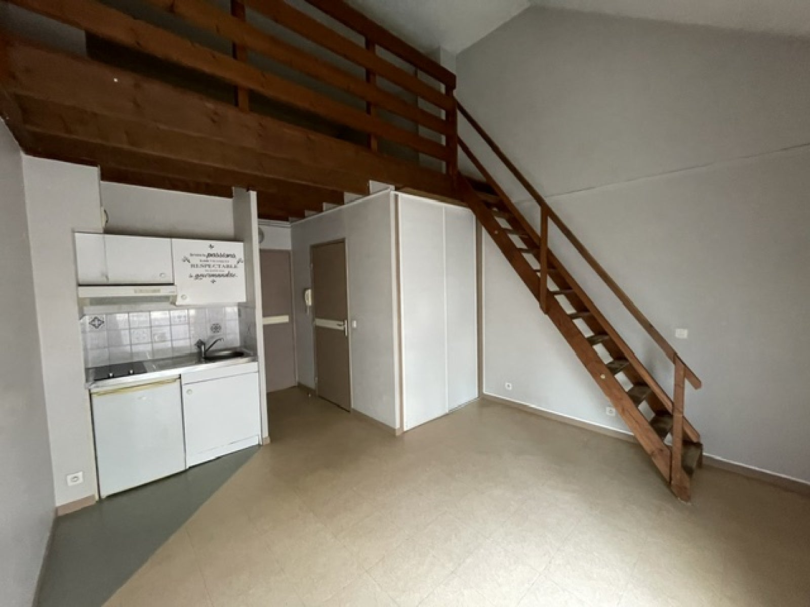 Room Allée de Menibus in Déville-lès-Rouen