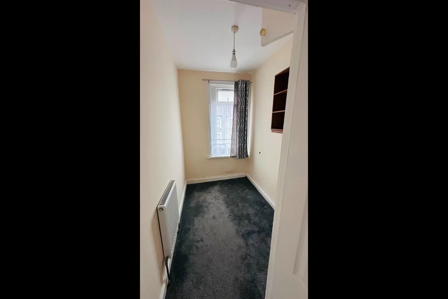 Flat Hampton Road in Greater London