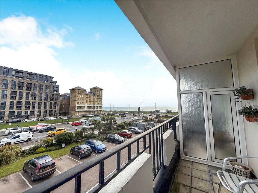 Flat Eaton Road in Portslade by Sea