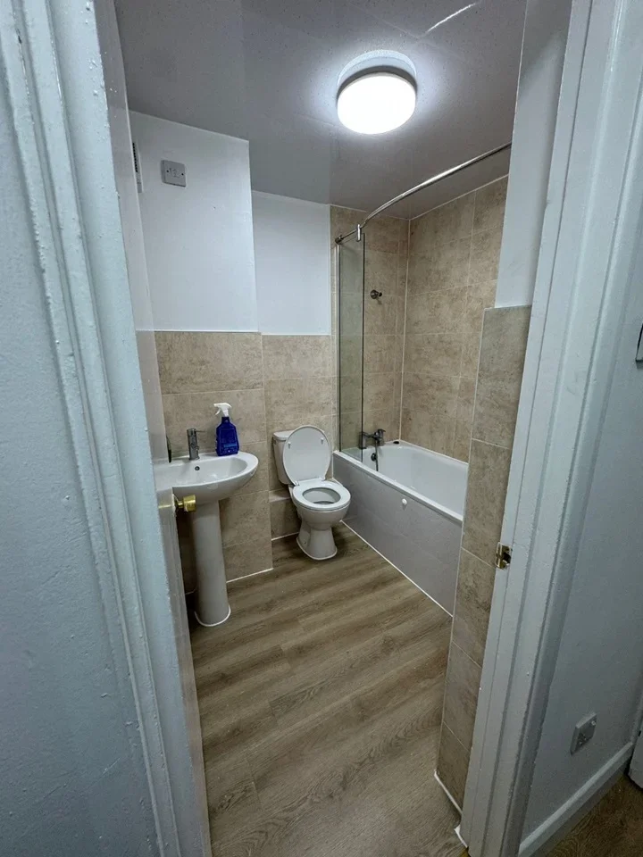Flat Wexham Road in Slough