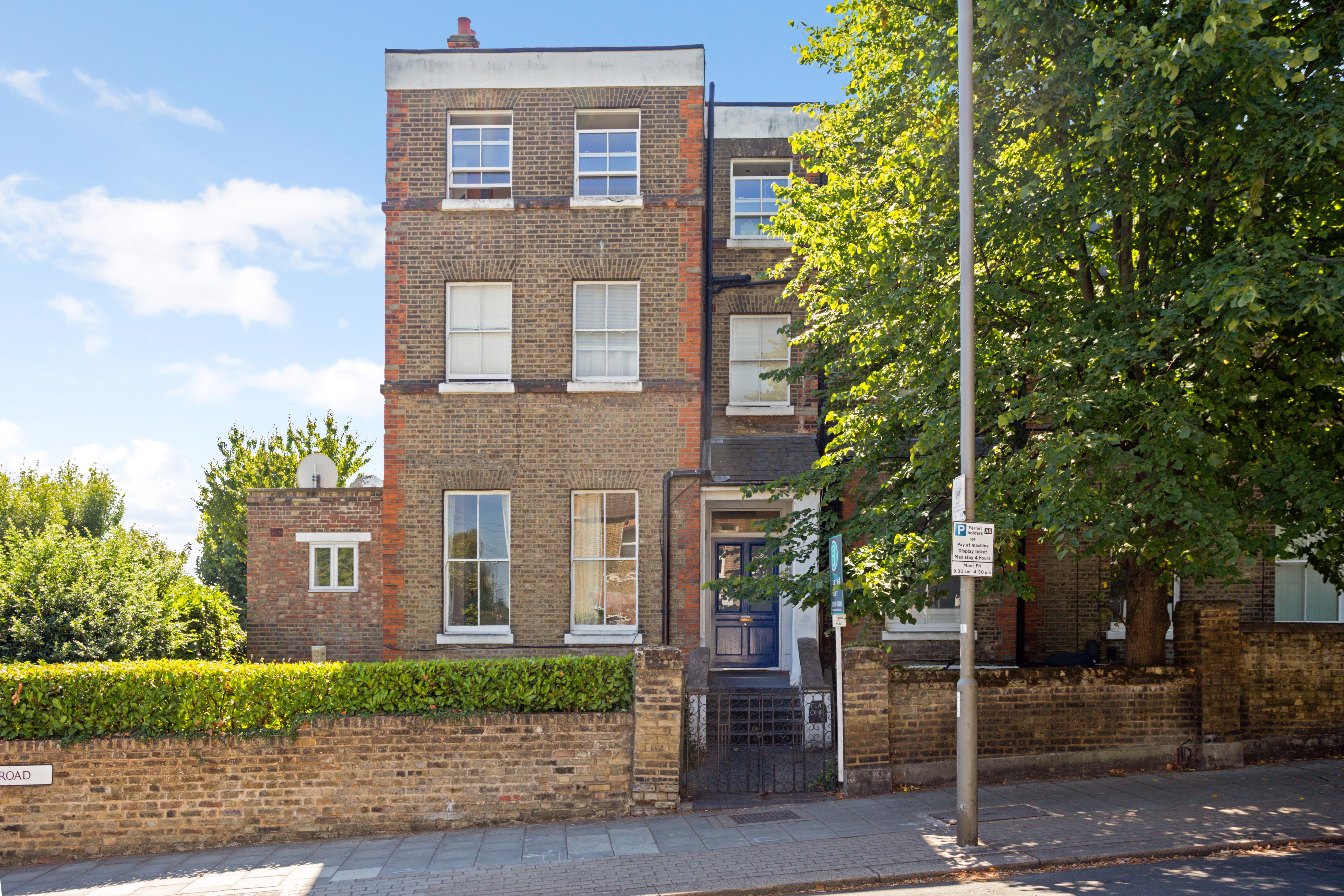 Flat Wimbledon Park Road in Greater London