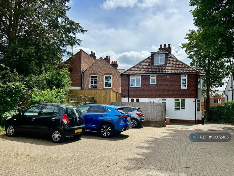 House Upton Avenue in St Albans