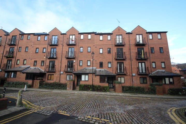 Flat Blackfriars Court in Newcastle upon Tyne