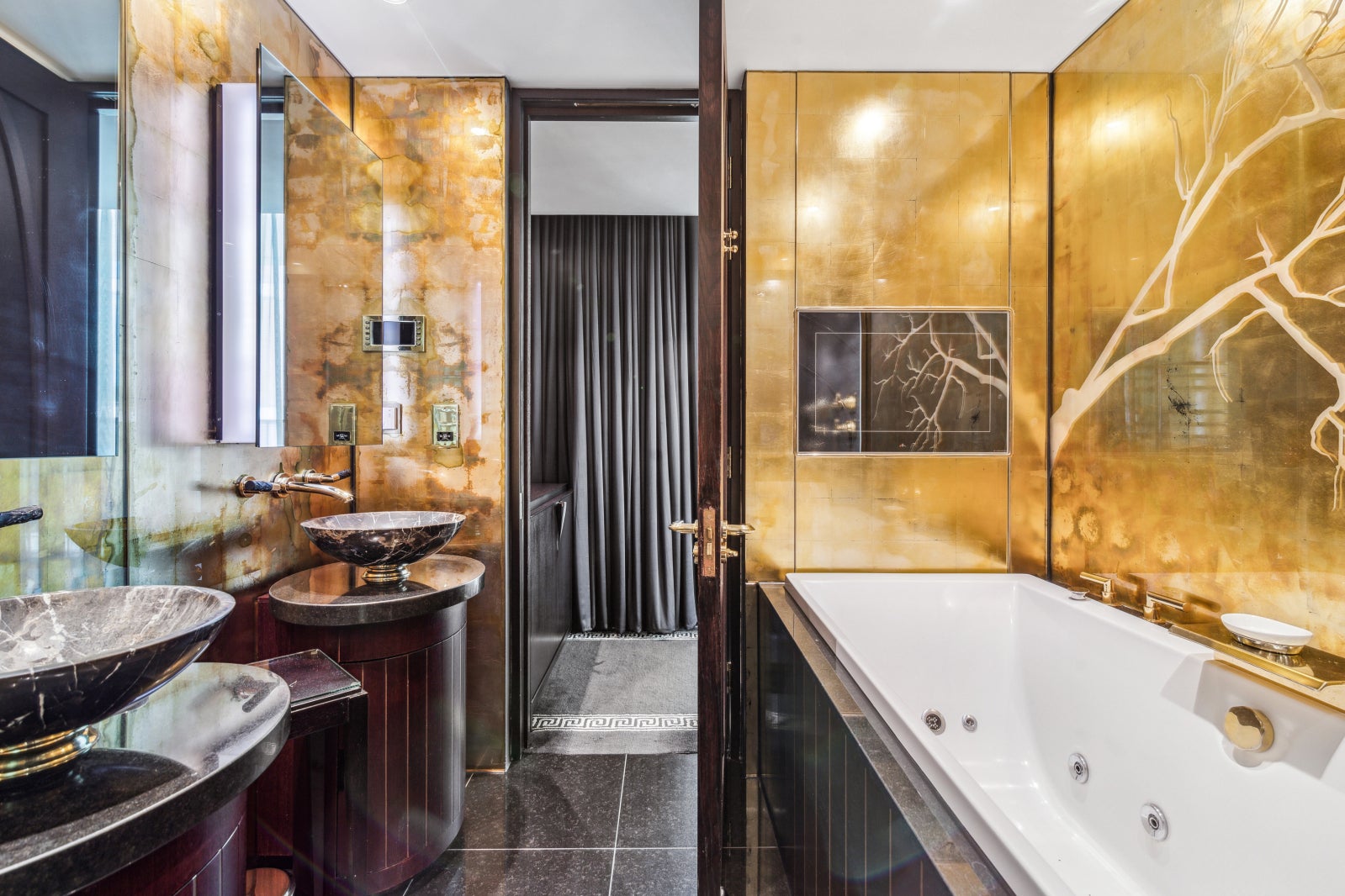 Flat Knightsbridge in City of Westminster