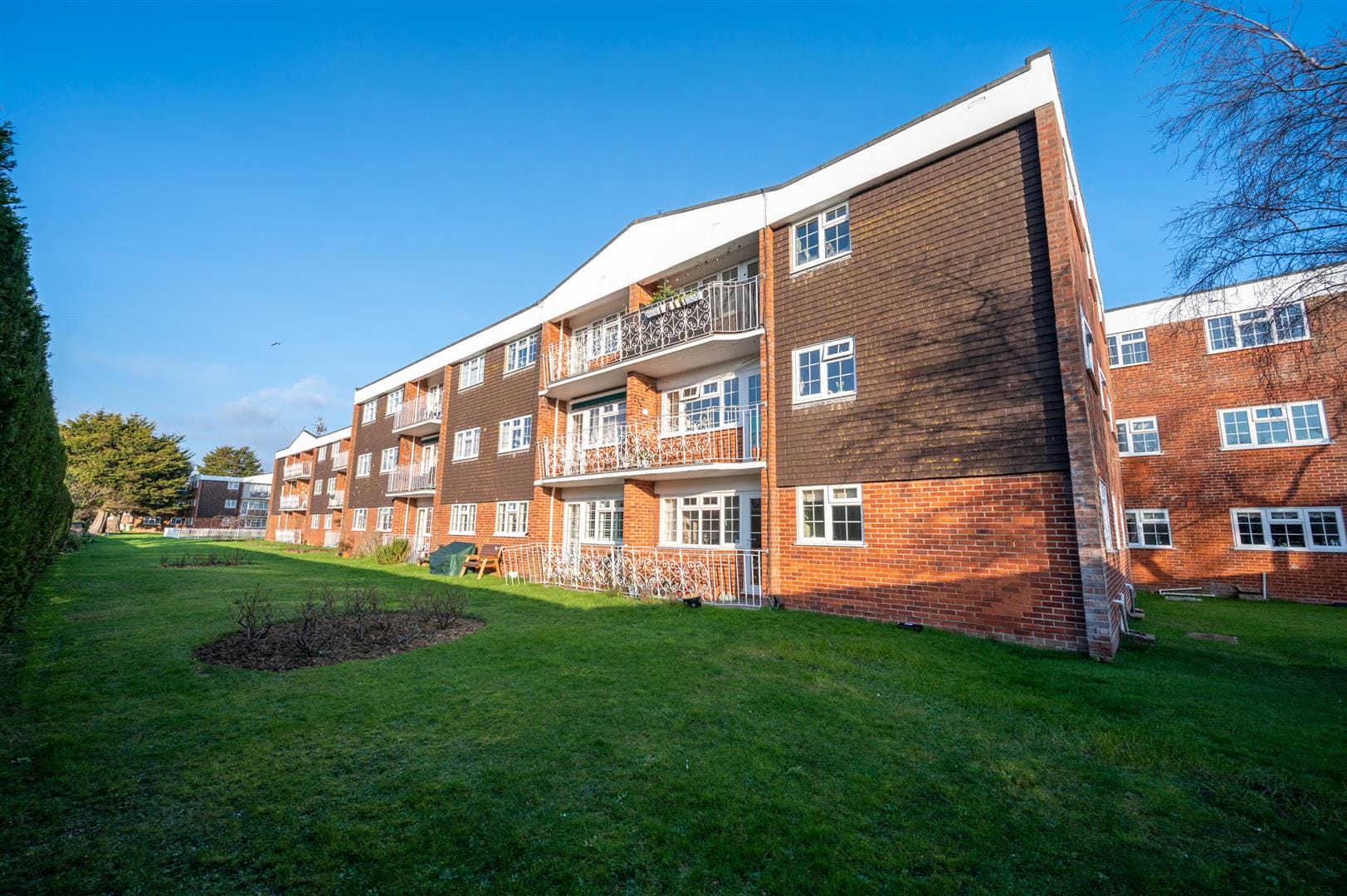 Flat Mark Court in Waterlooville