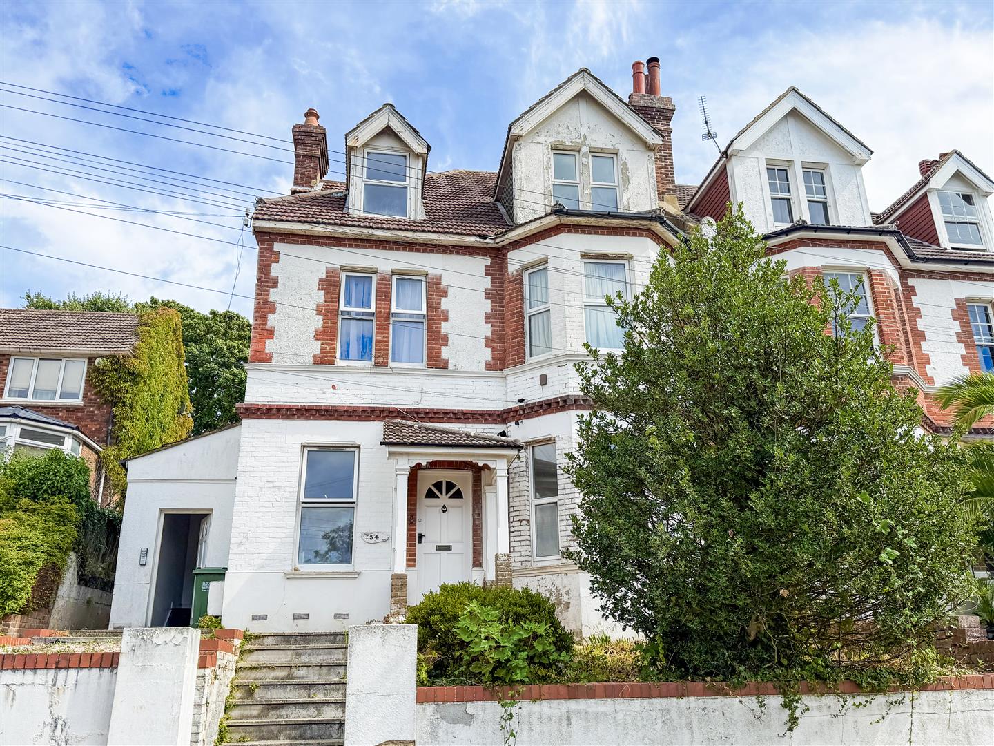 Flat Amherst Road in Rother