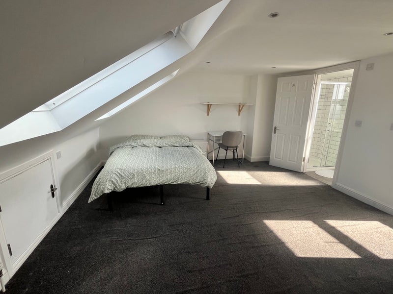 Room Napier Road in Greater London